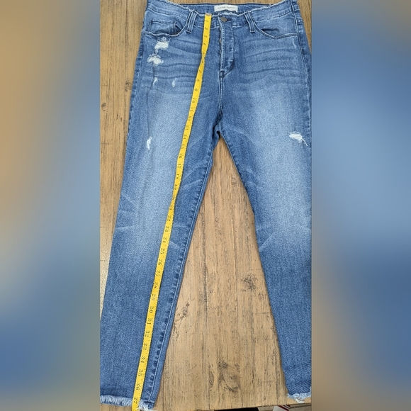 Flying Monkey Mid-Rise Distressed Jeans, Size 31 - Picture 12 of 13
